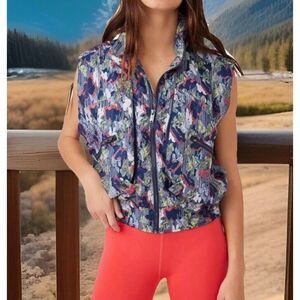 FP Movement Off The Grid Vest Supernova Floral‎ Hood NWOT Free People Size Small
